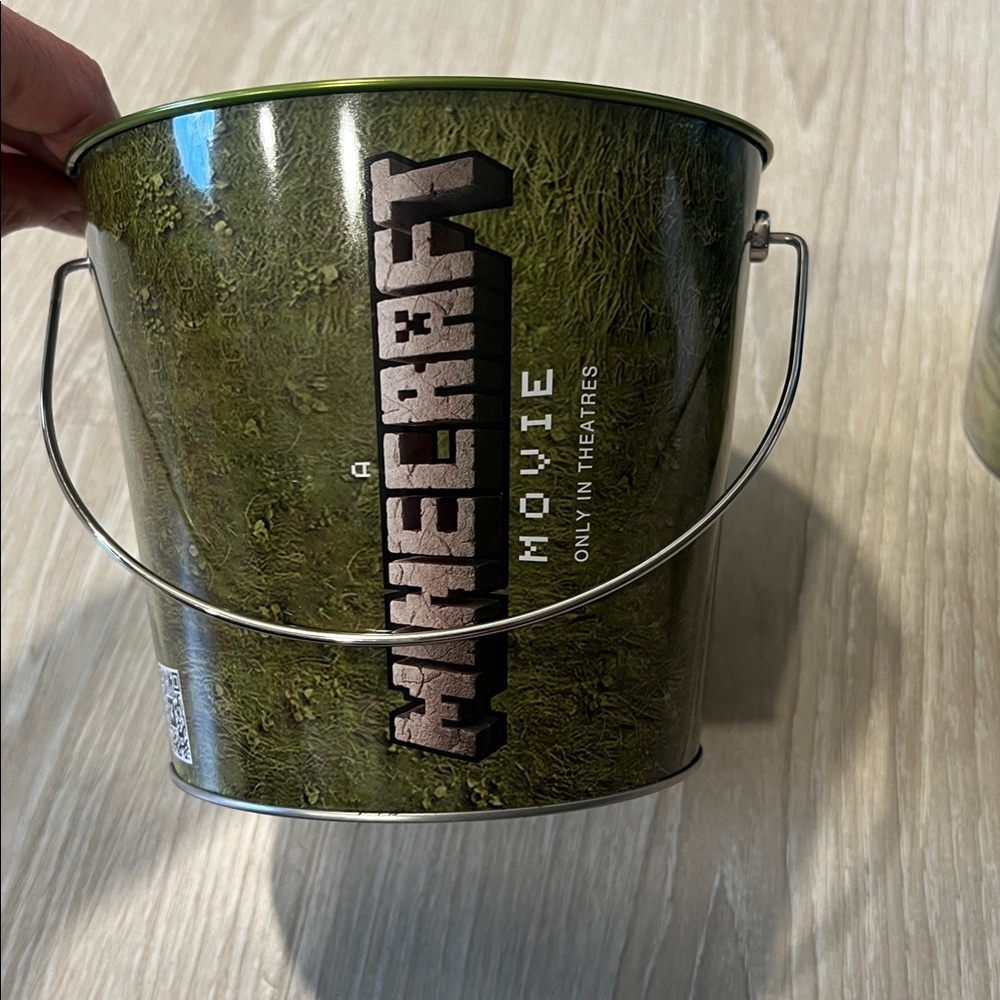 Minecraft Movie Themed Tumbler and Bucket Set - Picture 4 of 6